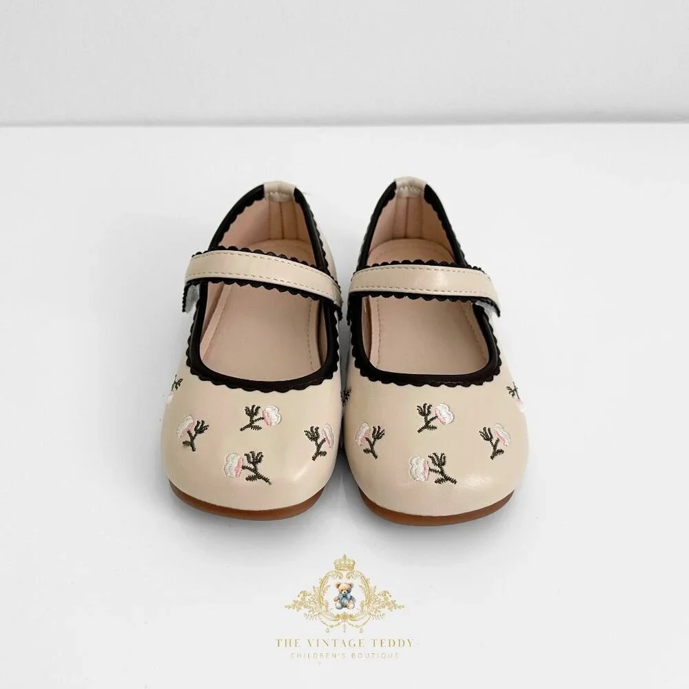 NWT Pretty Girls Mary Jane Flats Embroidered Cute Children's Shoes Cream 1